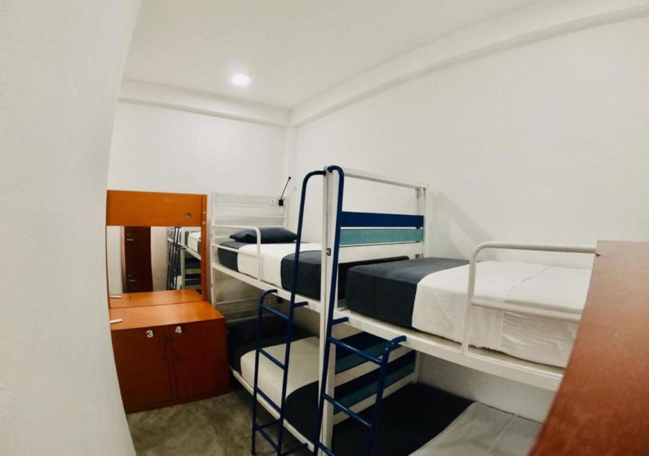 Hangover Hostels Аругам-Бей Екстер'єр фото
