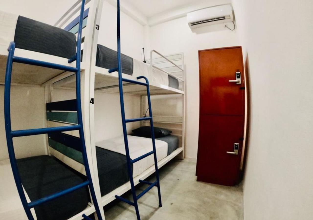 Hangover Hostels Аругам-Бей Екстер'єр фото